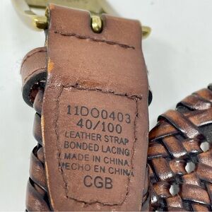 Dockers leather braided belt.